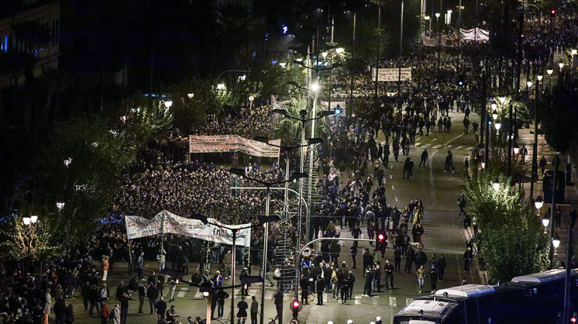 Τα διεθνή ΜΜΕ για την 46η επέτειο του Πολυτεχνείου 