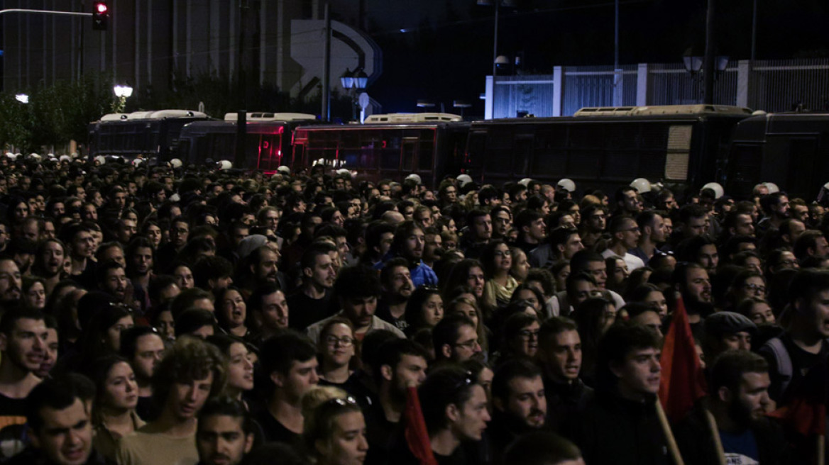 Μαζική η πορεία για την επέτειο του Πολυτεχνείου