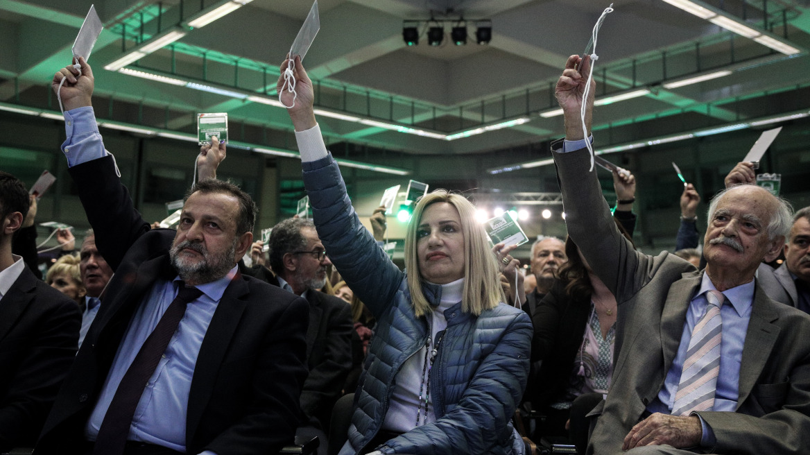 Συνέδριο ΠΑΣΟΚ: Αγώνας από όλους για να κερδίσουν χρόνο μέχρι το 2021