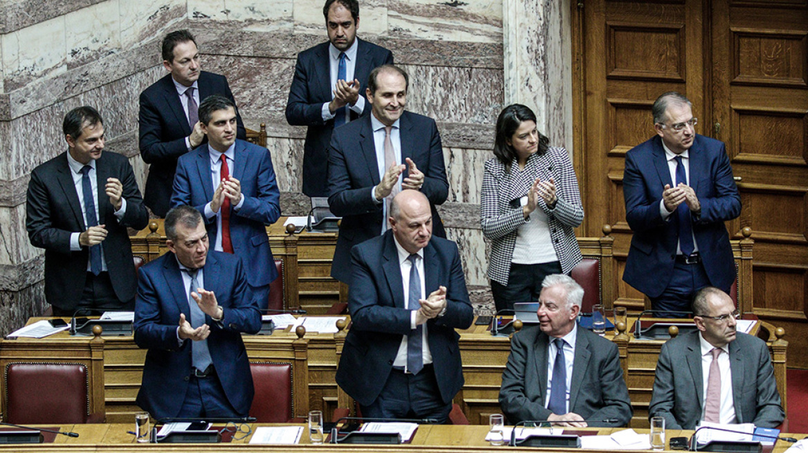 Συνταγματική Αναθεώρηση: Μόνο ο ΣΥΡΙΖΑ είπε «όχι» στην ψήφο των αποδήμων