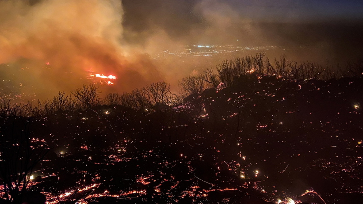 Καλιφόρνια: Πυρκαγιά στη Σάντα Μπάρμπαρα - Απειλούνται σπίτια 