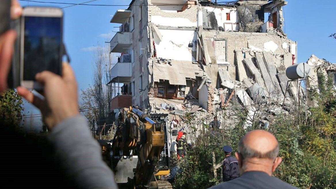 Φονικός σεισμός 6,4 Ρίχτερ στην Αλβανία: Τουλάχιστον 8 νεκροί και 300 τραυματίες