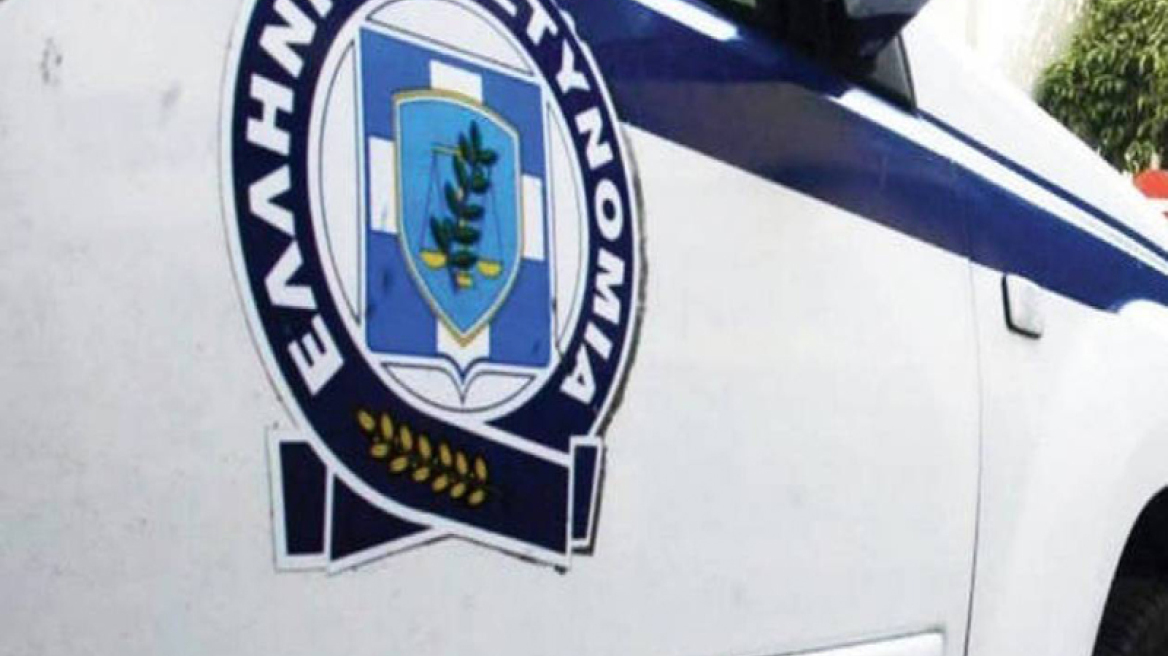 Κρήτη: Δύο αδέρφια έκαναν «γυαλιά καρφιά» μαγαζί για μια θέση πάρκινγκ