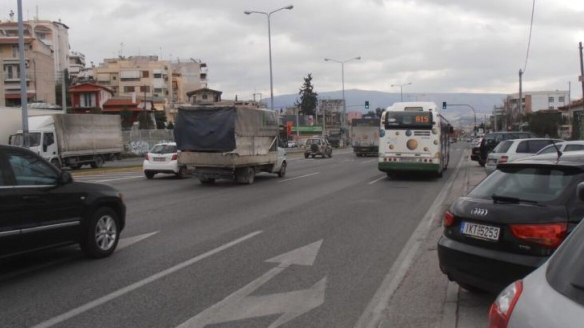 Κίνηση: Δείτε πού υπάρχει μποτιλιάρισμα - Στο «κόκκινο» η λεωφόρος Αθηνών 