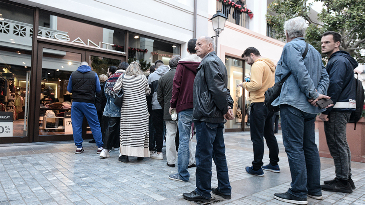 «Black Friday» χωρίς μεγάλες ουρές στο κυνήγι της καλύτερης προσφοράς 