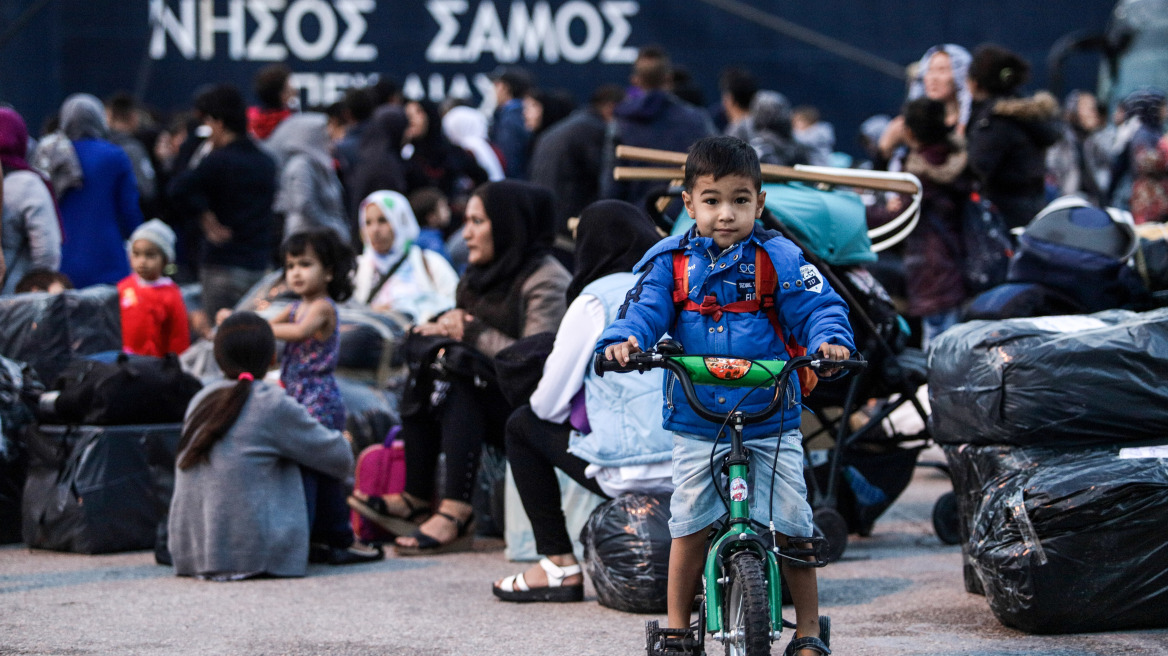 Μεταναστευτικό: 128 μετανάστες και πρόσφυγες έφτασαν και 137 έφυγαν από τα νησιά