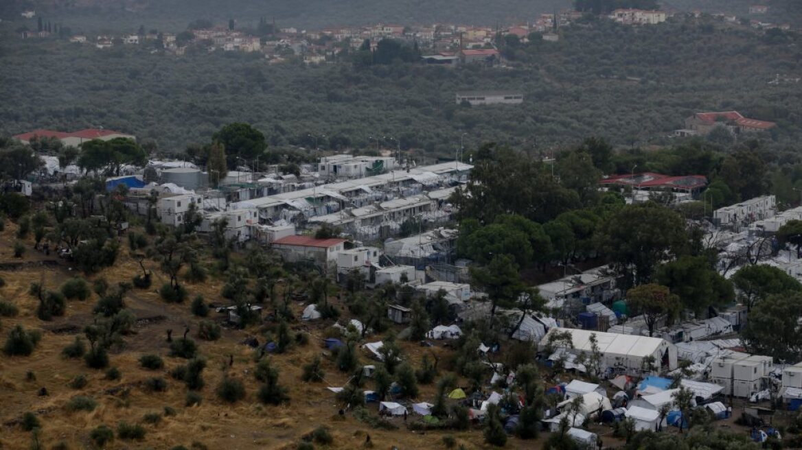 Στη Μόρια ο υφυπουργός Εθνικής Άμυνας Αλκιβιάδης Στεφανής με κυβερνητικό κλιμάκιο