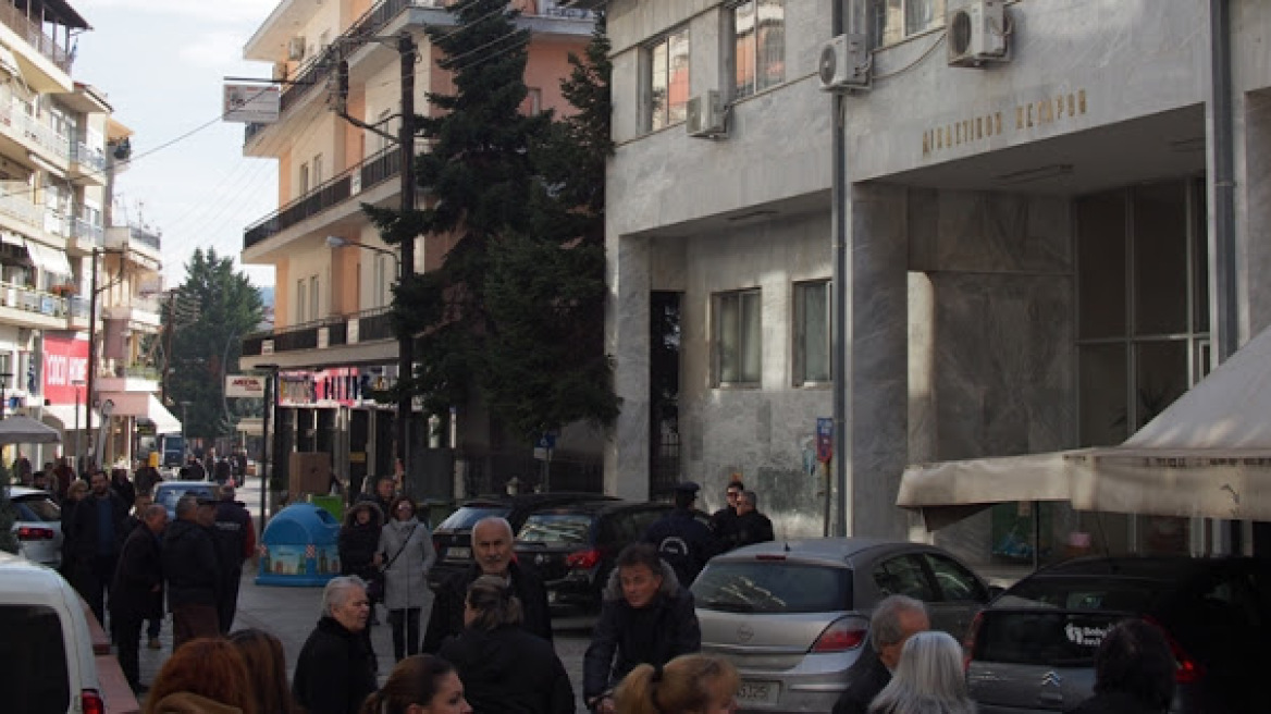 Υπόθεση αποπλάνησης 12χρονης στα Γρεβενά: Στη φυλακή ο 45χρονος και η μητέρα της ανήλικης