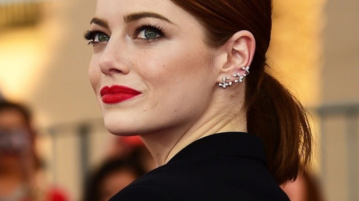 Emma Stone: Ο αρραβώνας και το μονόπετρο