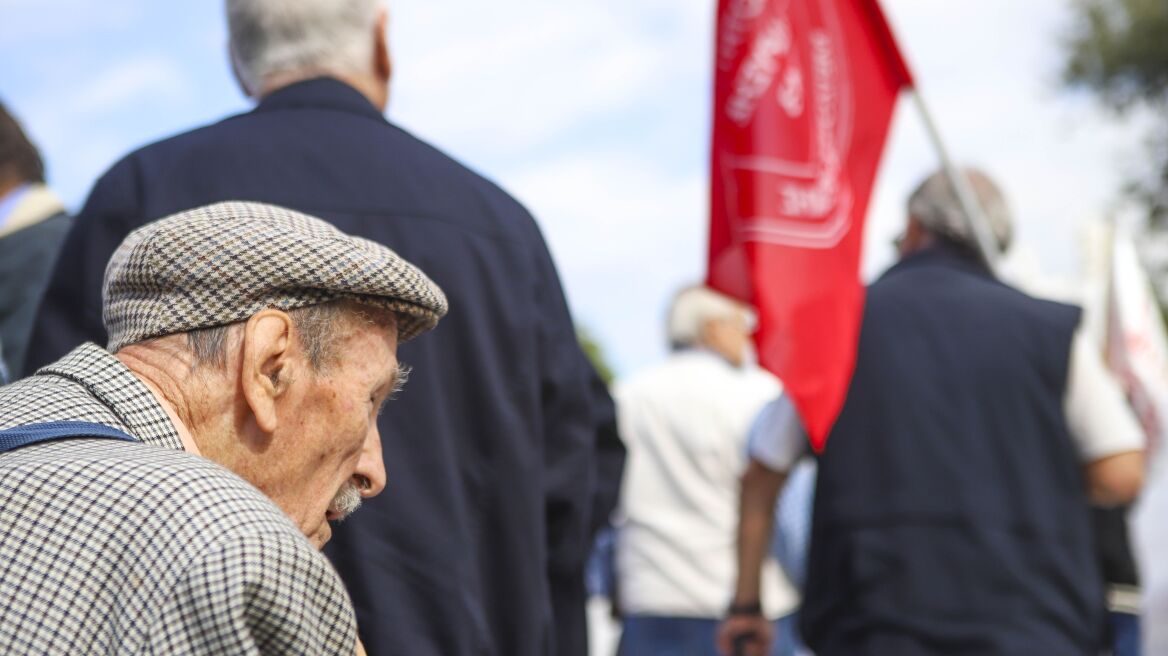 Ασφαλιστικό: «Συναγερμός» από τη μείωση του ενεργού πληθυσμού - Τα μέτρα που σχεδιάζει η κυβέρνηση