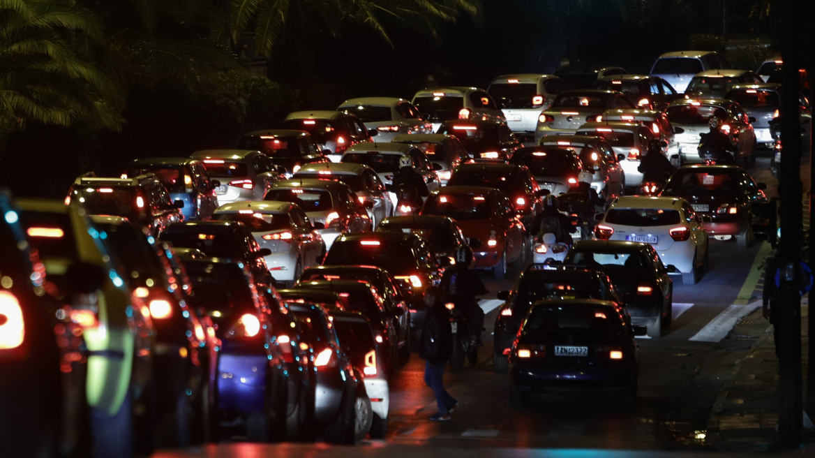 Κίνηση τώρα: Μποτιλιάρισμα στην Κηφισίας 