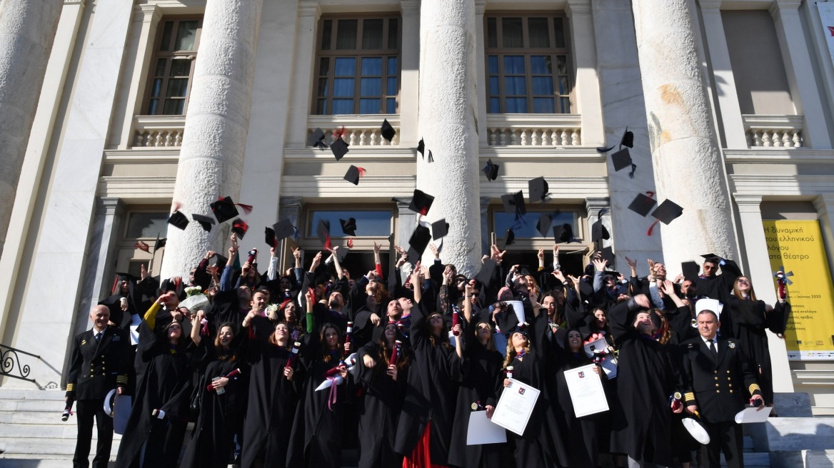 Η ορκομωσία αποφοίτων του ναυτιλιακού μεταπτυχιακού του Πανεπιστημίου Πειραιά