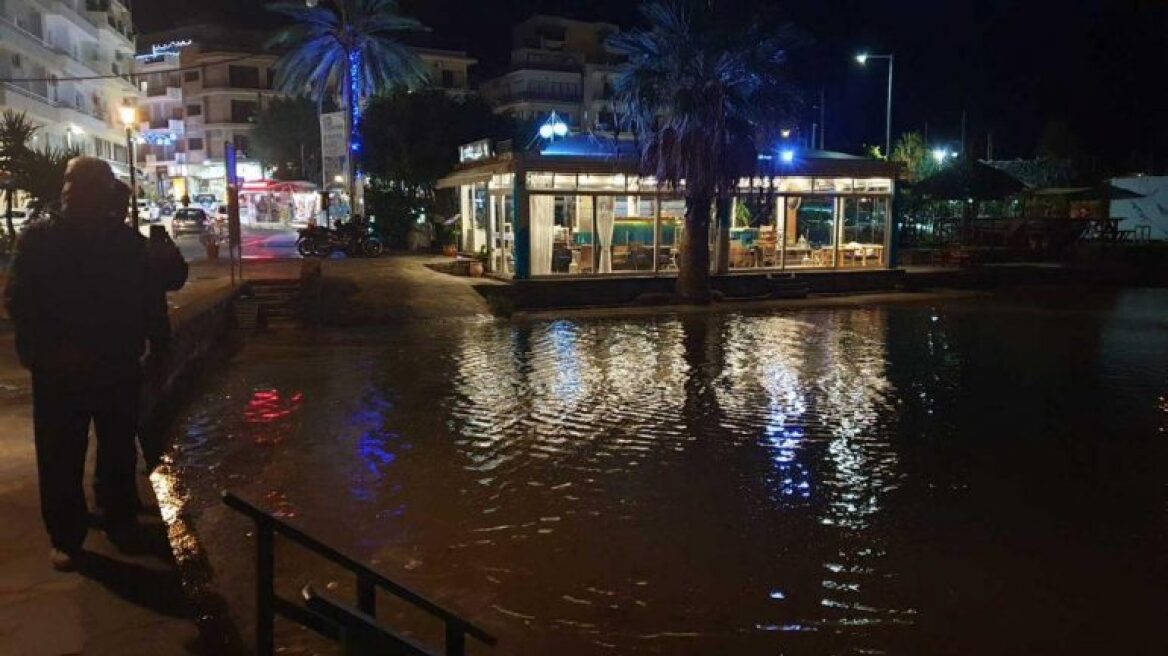 Παράξενο φαινόμενο: Ανέβηκε η στάθμη της θάλασσας στον Άγιο Νικόλαο 