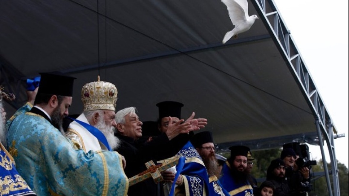 Παυλόπουλος: Τα Θεοφάνεια μας δείχνουν το δρόμο της υπεράσπισης του ανθρωπισμού και της αλληλεγγύης