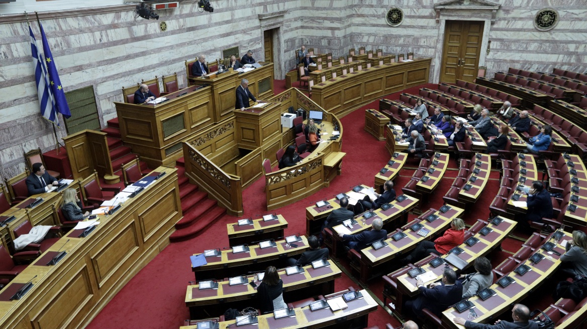 Στη Βουλή η δικογραφία για τον Πετσίτη