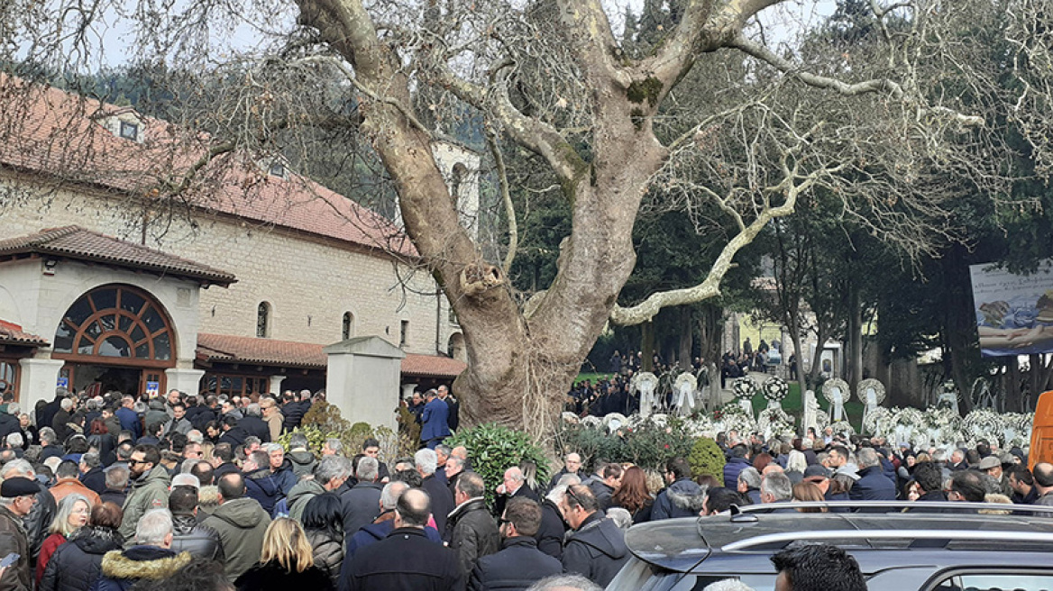 Θεόδωρος Νιτσιάκος: Πλήθος κόσμου στα Ιωάννινα για το τελευταίο αντίο 