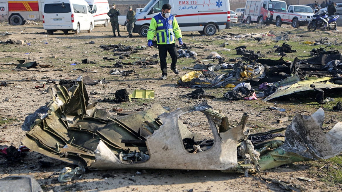 Συντριβή Boeing στο Ιράν: Όλα όσα γνωρίζουμε - Σοκ από το βίντεο που δείχνει δύο πυραύλους να πλήττουν το αεροπλάνο