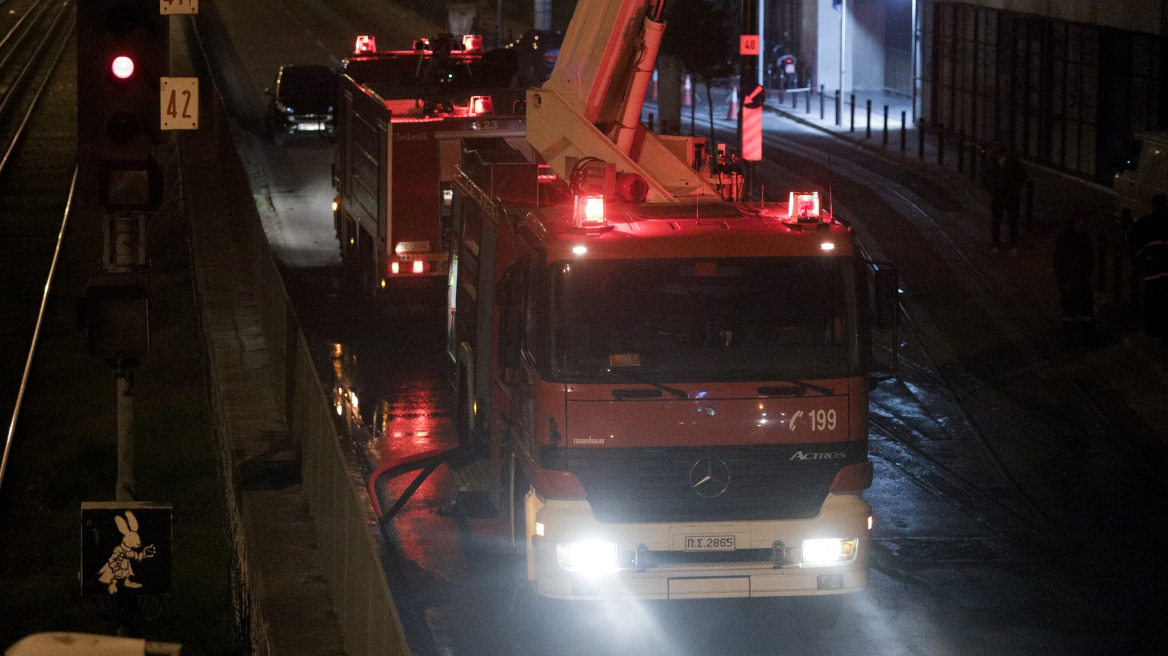 Υπό έλεγχο η φωτιά σε διαμέρισμα στον Νέο Κόσμο