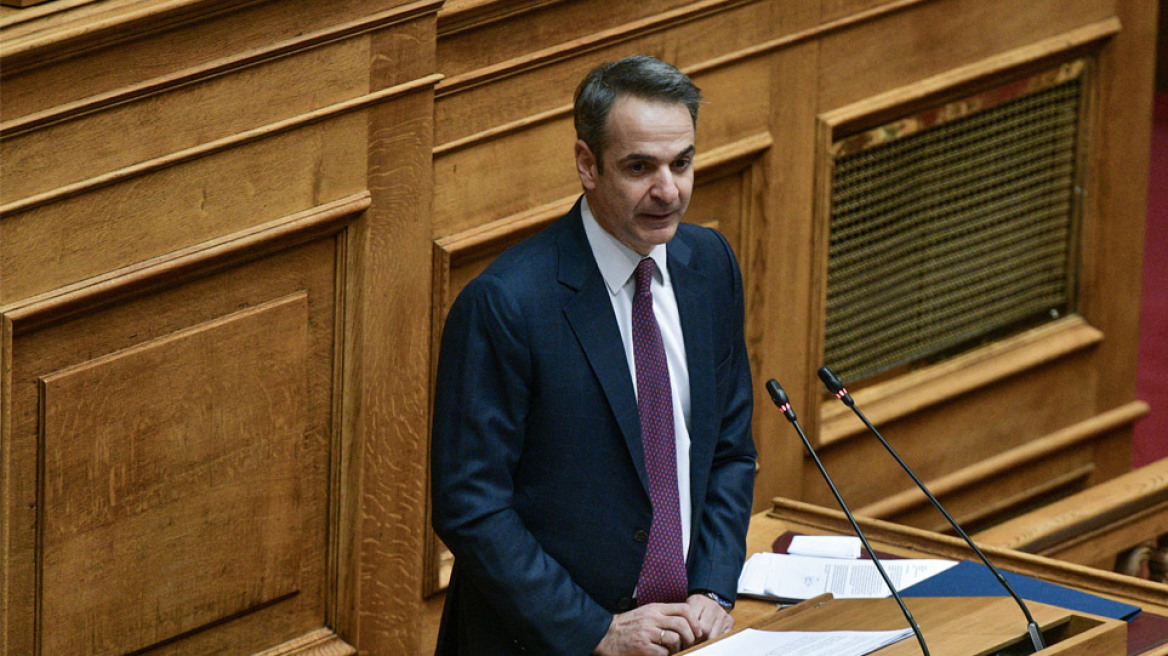 Ποδόσφαιρο: Στην αντεπίθεση η κυβέρνηση - Βάζει στο παιχνίδι UEFA και FIFA