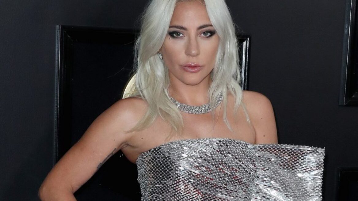 Η Lady Gaga επιβεβαιώνει για πρώτη φορά τη σχέση της με τον Michael Polansky με μια κοινή τους φωτογραφία στο Instagram