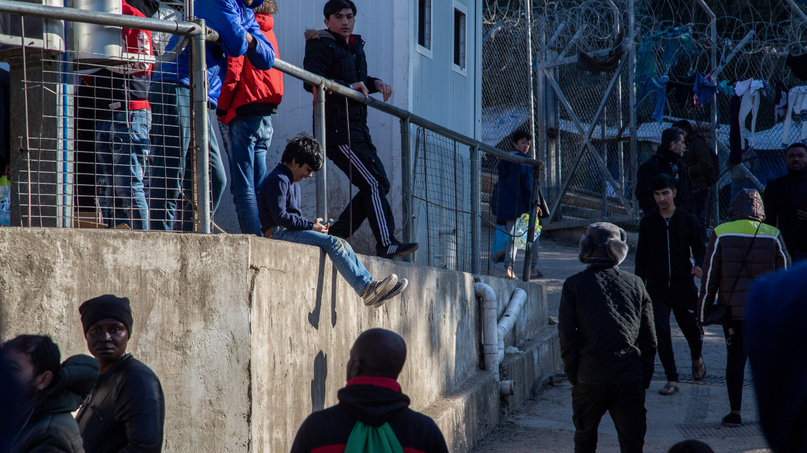 Η περιφέρεια Βορείου Αιγαίου κάνει και δημοσκόπηση για το μεταναστευτικό