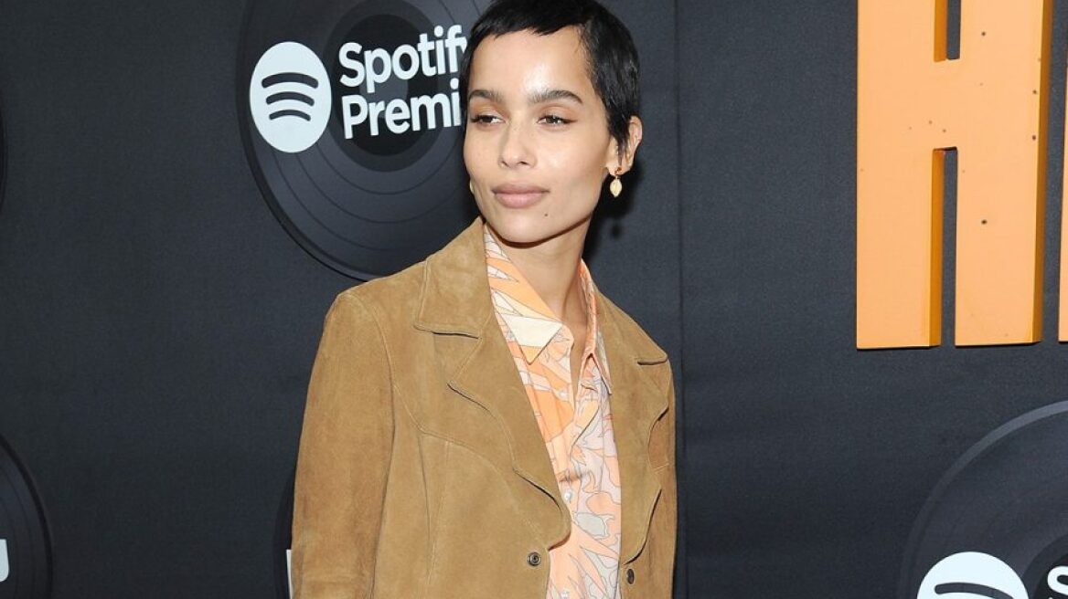 H Zoë Kravitz έχει ένα νέο αγαπημένο στυλ παπουτσιών