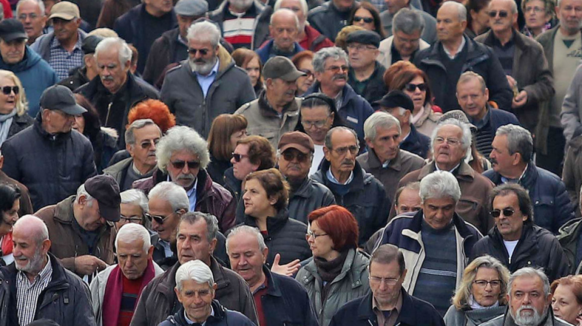 Βουλή: Κατατέθηκε το νέο ασφαλιστικό - Τι αλλάζει για 4.000.000 ασφαλισμένους και συνταξιούχους