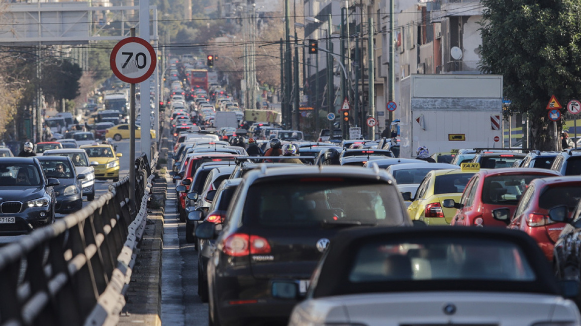 Ημέρα ταλαιπωρίας από την απεργία των ΜΜΜ και το ξαφνικό «χειρόφρενο» σε τρένα-προαστιακό