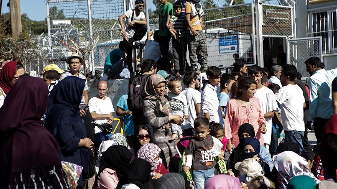 Φιλοξενία ασυνόδευτων ανηλίκων: Δικαιούχοι πραγματικοί ανήλικοι και μείωση του κόστους