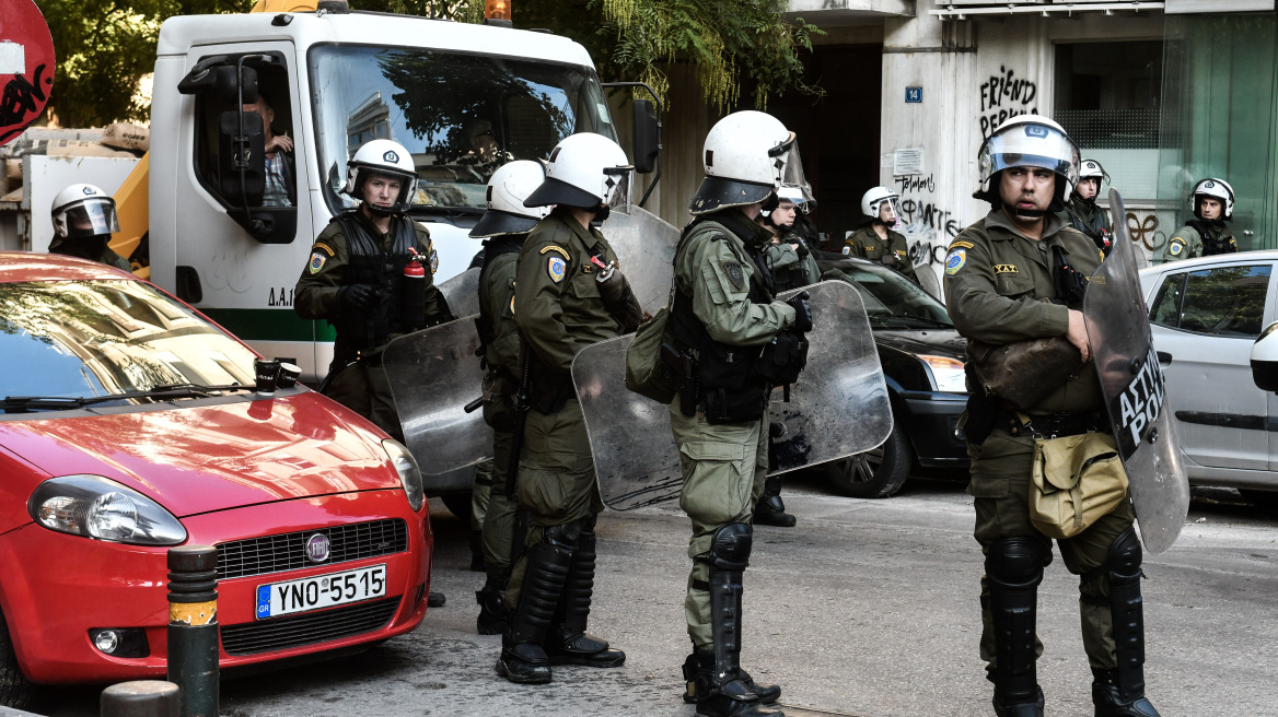 Καθυστερήσεις στις ΕΔΕ για 955 αστυνομικούς