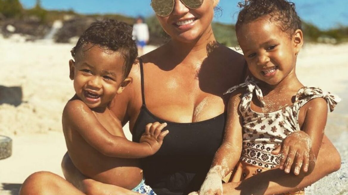 Η κόρη της Chrissy Teigen, Luna έχει την ίδια κομμώτρια με τις Kardashians