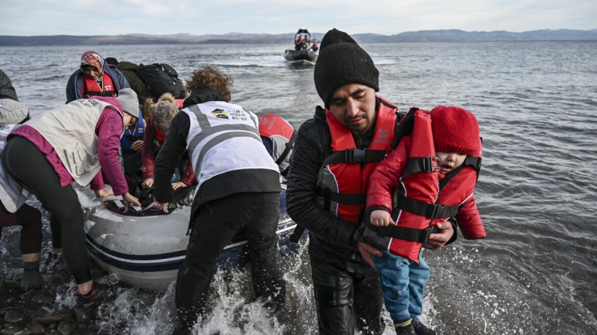 Bild - Μεταναστευτικό: Η Ελλάδα στέλνει 50 πολεμικά πλοία στα ελληνικά νησιά για να προστατεύσει τα σύνορά της