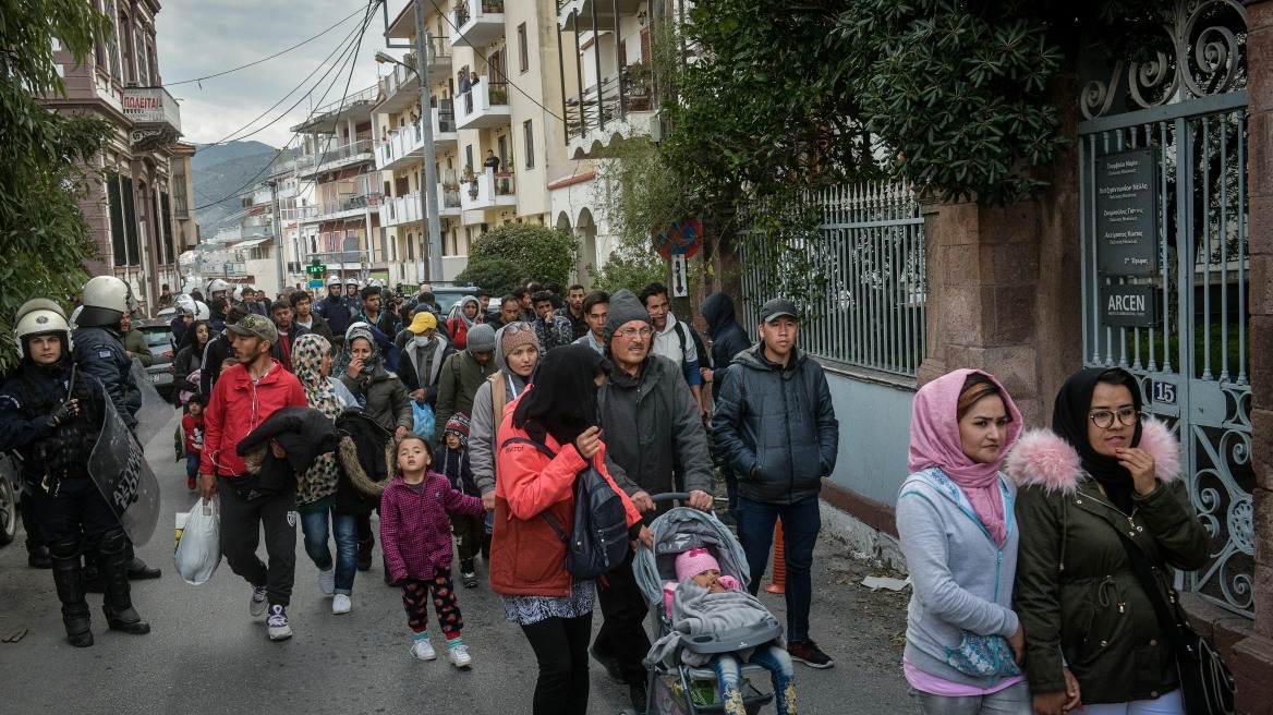 Μεταναστευτικό: Η Γερμανία «κλείνει την πόρτα» σε 5.000 προσφυγόπουλα από ελληνικούς καταυλισμούς