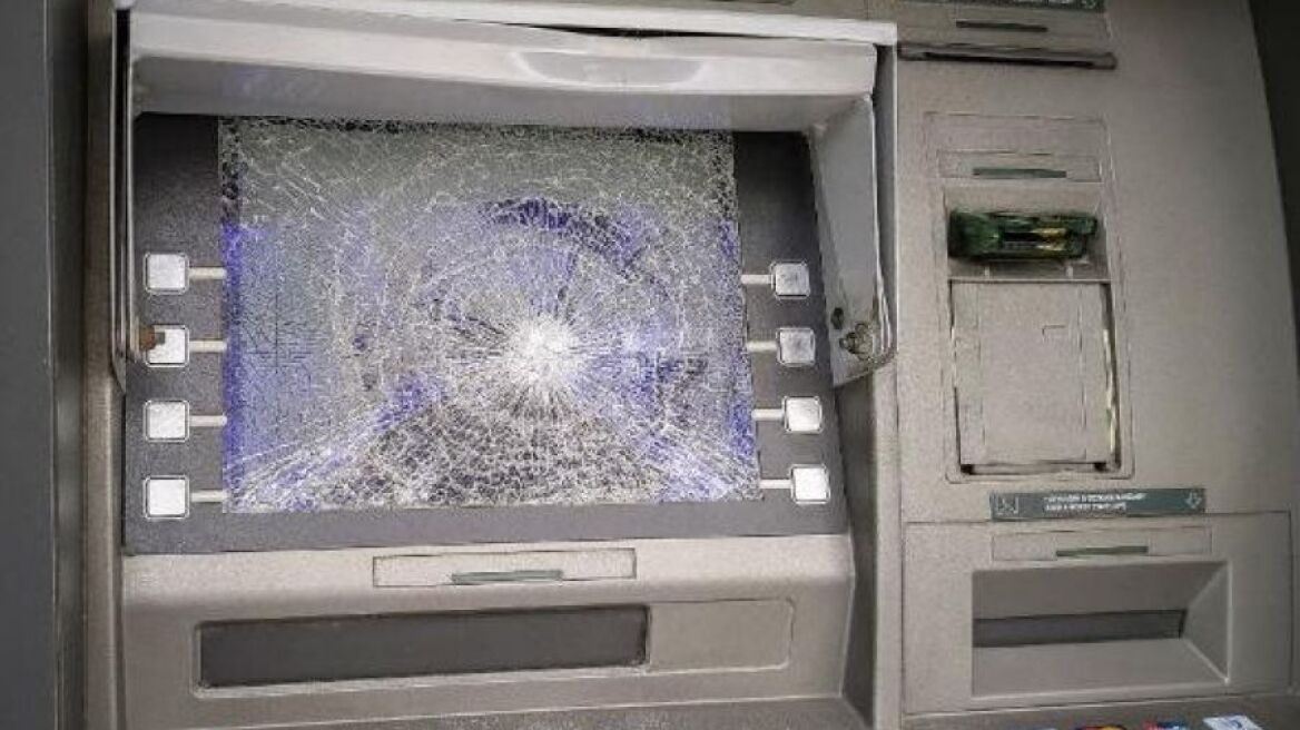 Κλοπή ATM: Βρέθηκε στον Τύρναβο το μηχάνημα ανάληψης που εκλάπη από τον Αμπελώνα