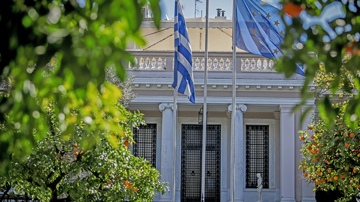 Κορωνοϊός: Έκτακτη σύσκεψη Μητσοτάκη - Κικίλια στο Μαξίμου, αναμένονται ανακοινώσεις για τα μέτρα