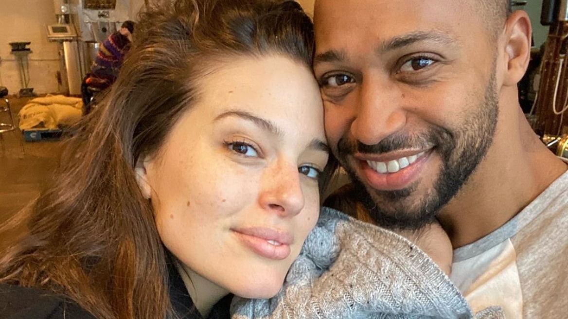 Ashley Graham: Η συγκλονιστική φωτογραφία από τη στιγμή που γεννιέται ο γιος της