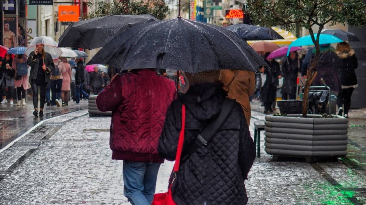 Καιρός: Μεγάλα ύψη βροχής σε Αθήνα και Κρήτη - Πού θα «χτυπήσει» η κακοκαιρία τις επόμενες ώρες