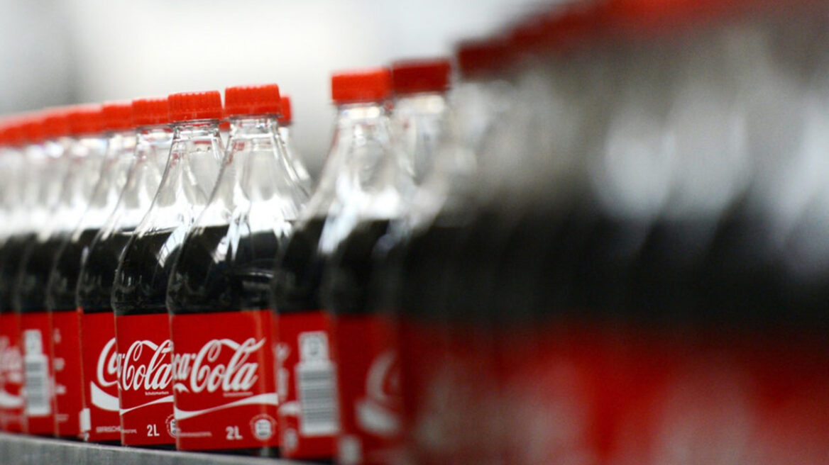 Κορωνοϊός: Η Coca - Cola προχωρά σε περικοπές και πάγωμα επενδυτικών σχεδίων