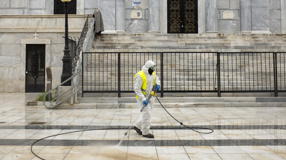 Κορωνοϊός: Πώς η Ελλάδα «ισοπέδωσε» την επιδημική καμπύλη