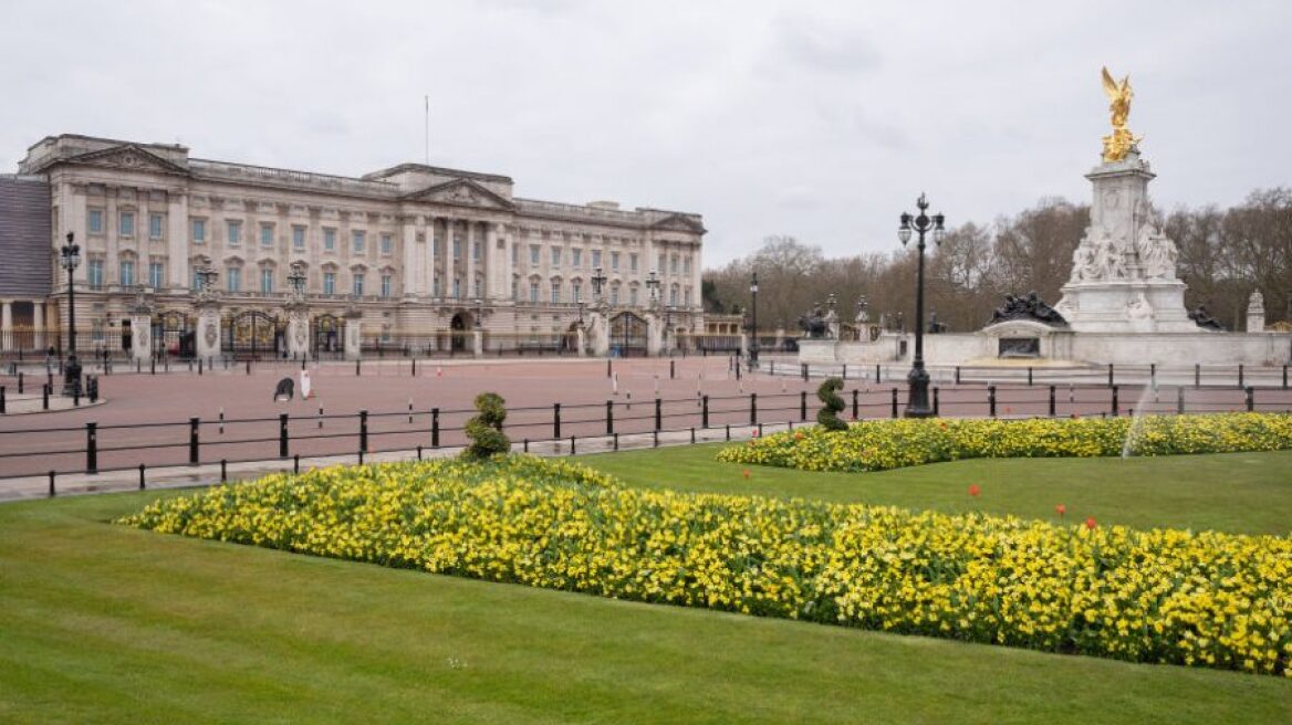 Ξενάγηση στο Buckingham από τον καναπέ του σπιτιού σας