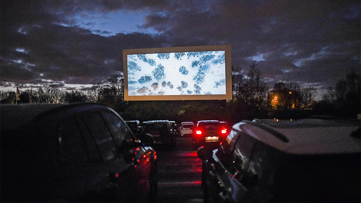 Κορωνοϊός - Γερμανία: Πάσχα σε... drive-in κινηματογράφο για εκατοντάδες Χριστιανούς