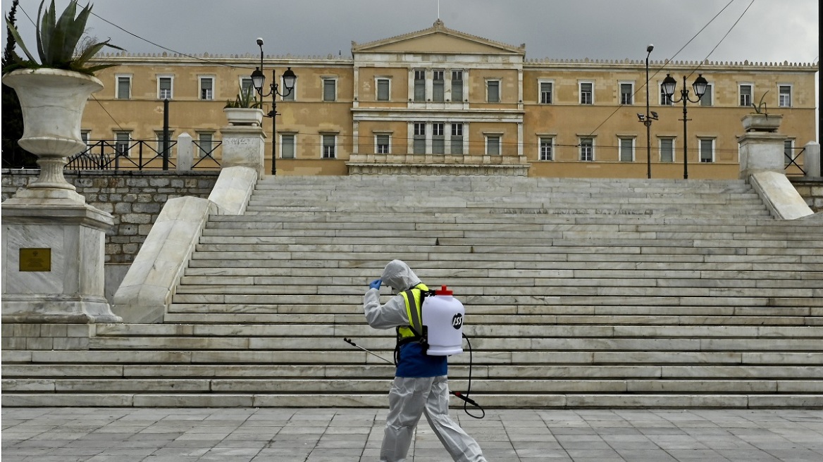 Πώς η Ελλάδα νικά τον κορωνοϊό προσπερνώντας χρέη μιας ολόκληρης δεκαετίας