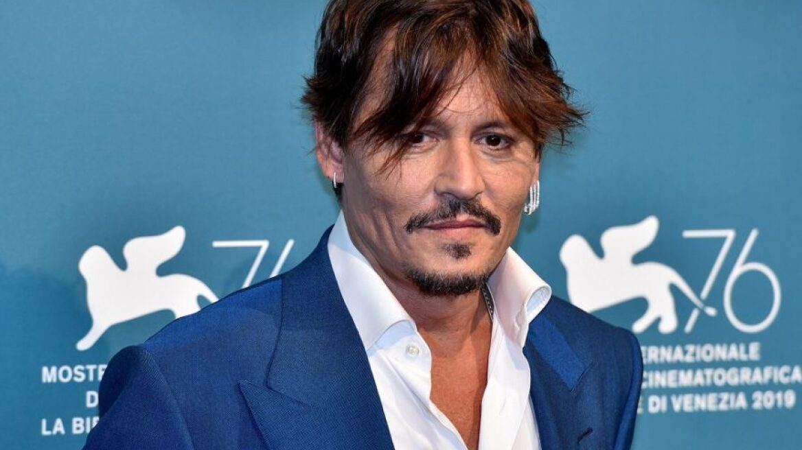 Ο Johnny Depp έκανε επιτέλους Instagram και δίνει tips για την καραντίνα (βίντεο)