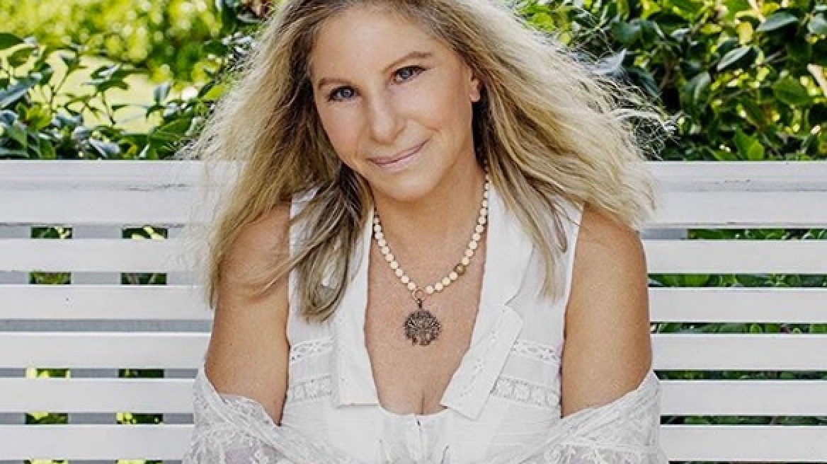 Η Barbra Streisand μας ξεναγεί στον ολάνθιστο κήπο της – Επίγειος παράδεισος