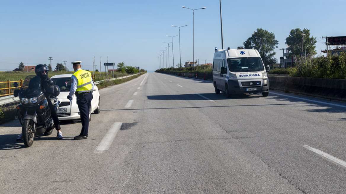 Απαγόρευση κυκλοφορίας: Άδειοι οι δρόμοι, ελάχιστες οι μετακινήσεις