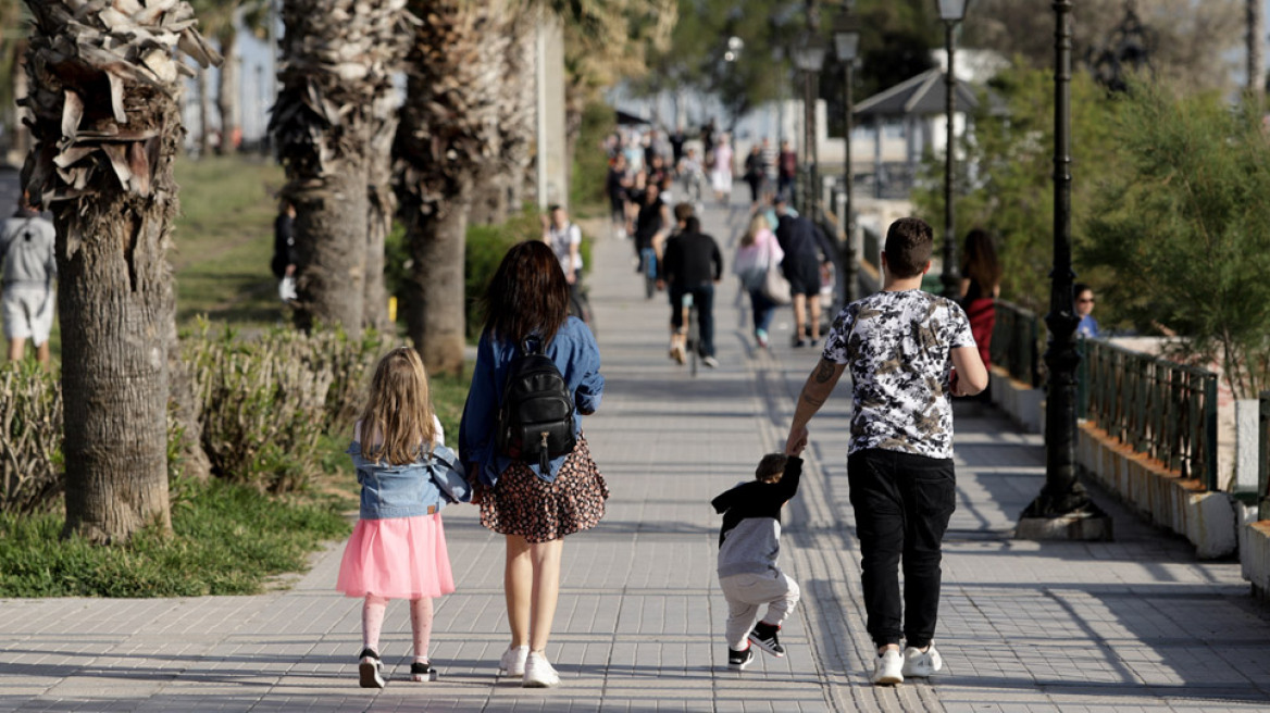 Ποιες οικογένειες δικαιούνται το έκτακτο επίδομα 400-850 ευρώ 