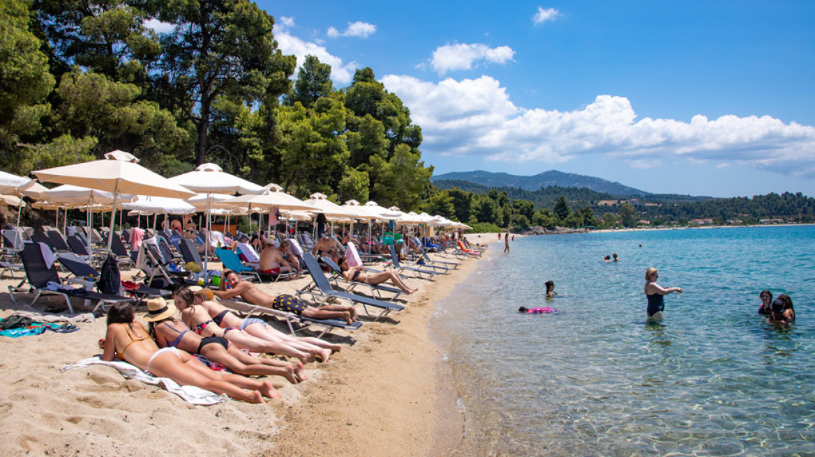 Κορωνοϊός: Το φως του ήλιου, η υγρασία και η ζέστη αποδυναμώνουν τον ιό, σύμφωνα με έρευνα 