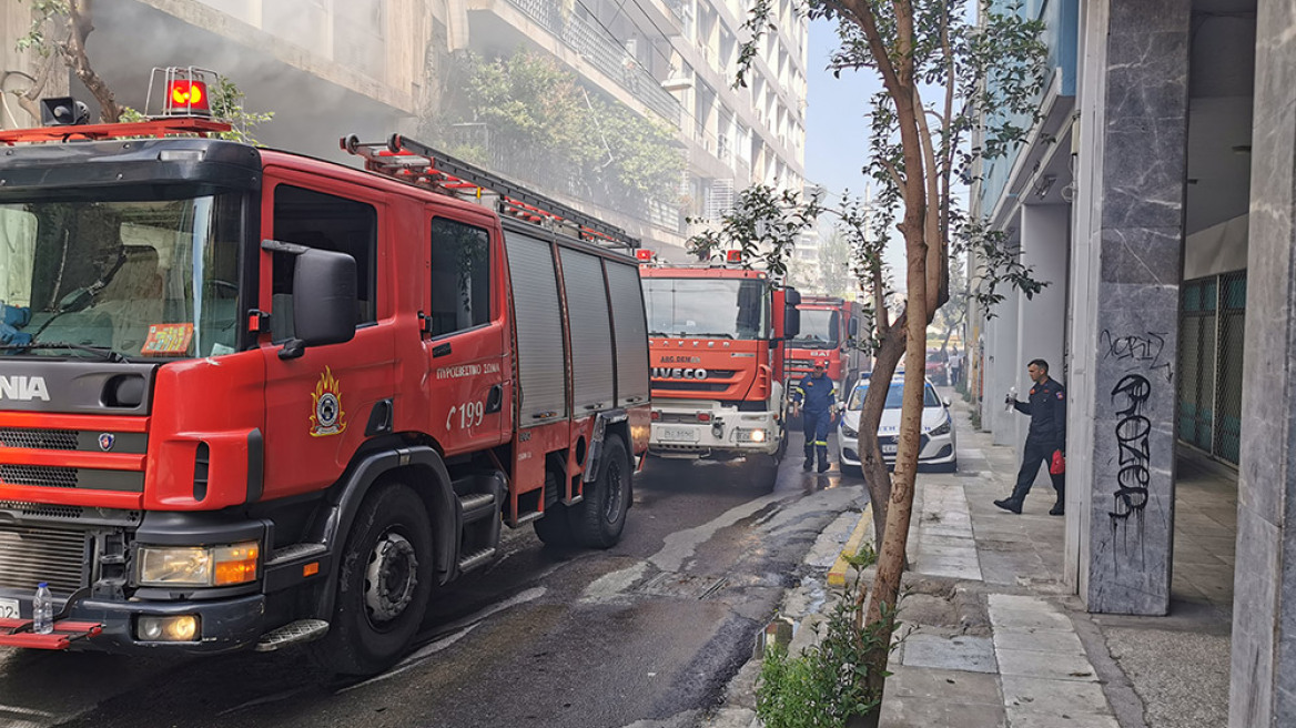 Μεταξουργείο: Φωτιά σε αποθήκη