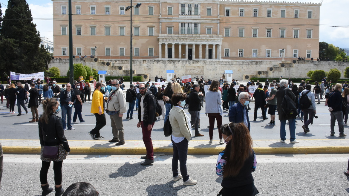 Support Art Workers: Ζουγανέλης, Παϊτέρης, Τρύπη στη συγκέντρωση των εργαζομένων στον Πολιτισμό