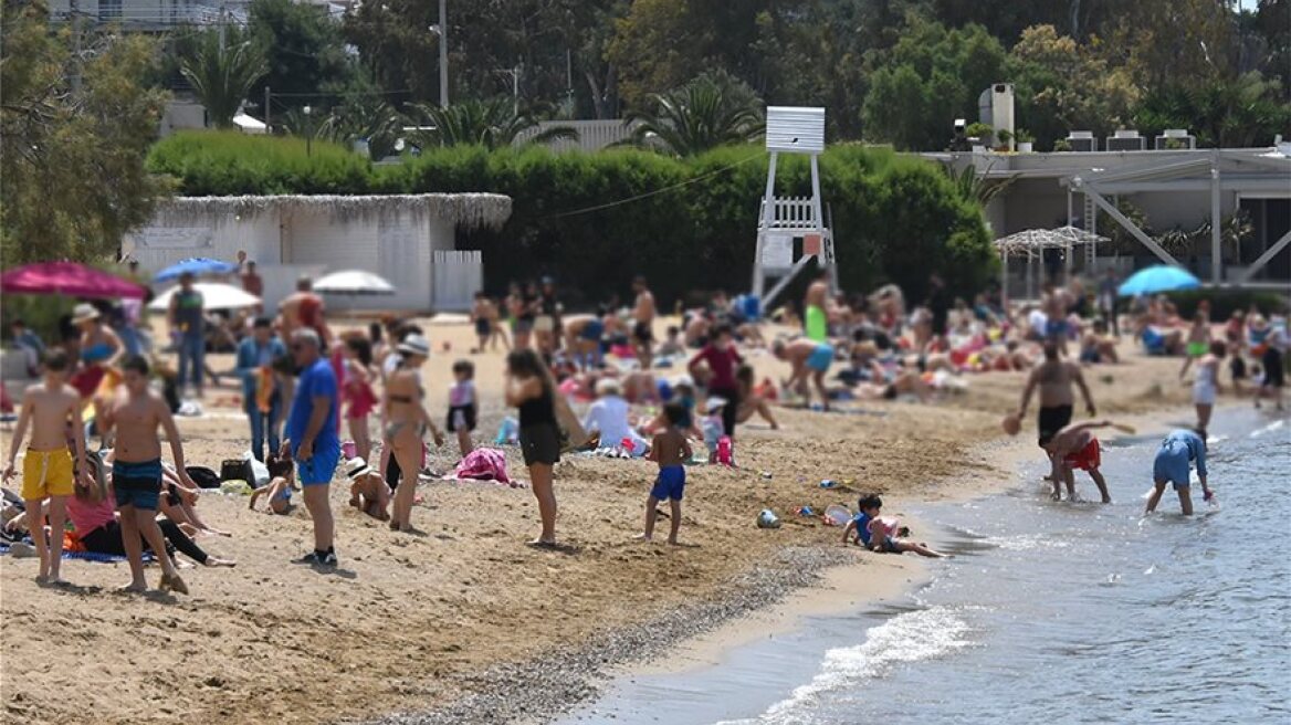 Παραλίες: Κόσμος και σήμερα στις παραλίες - Δείτε εικόνες και βίντεο